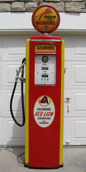 Tokheim Roar With Gilmore Gasoline Pump - Front View