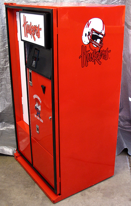 Nebraska Cornhuskers Cavalier 64 Machine - Right View